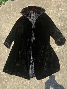 Antique Vintage Victorian Velour Velvet Bakelite Buttons Dracula Halloween Coat - Picture 1 of 10
