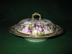 ROUND COVERED SERVING DISH FINE CHINA PURPLE VIOLETS GOLD TRIM - Picture 1 of 11