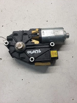 Motor de teto Mazda 3 2005 1449931 - Imagem 1 de 4