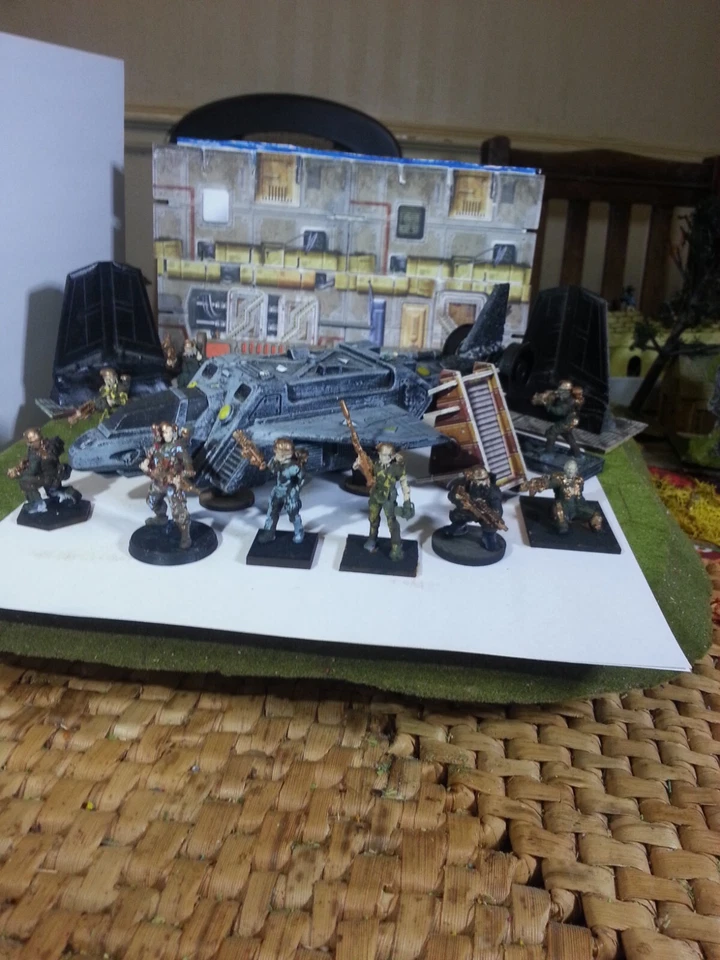 28mm Alien Colonial Marines and Drop ship + Extras Painted. - Image 1 of 4