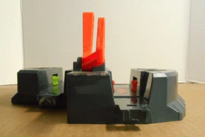 Hot Wheels Colossal Crash Track Replacement Part Orange Left Booster - Picture 1 of 5