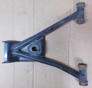 2007 POLARIS SPORTSMAN 500 REAR UPPER A ARM OEM#1014321-067 (039) - Foto 1 di 4