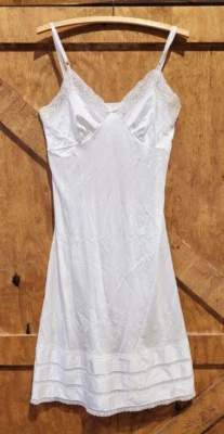 Женская винтажная прозрачная длинная ночная рубашка Adonna без застежек цвета слоновой кости размер 34 кружевная отделка читайте - Изображение 1 из 4