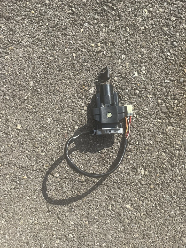 Interruptor de encendido Suzuki Bandit 600 GSF600S 1999  Foto 1 de 1