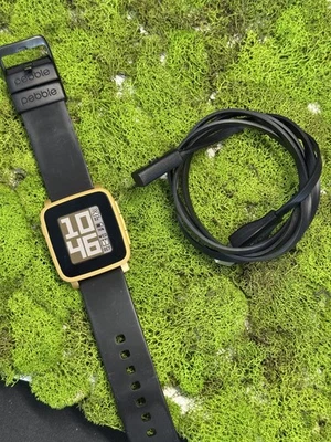 PEBBLE Time Stahl Gold Gehäuse mit schwarzem Armband Smartwatch iPhone/Android  - Bild 1 von 4