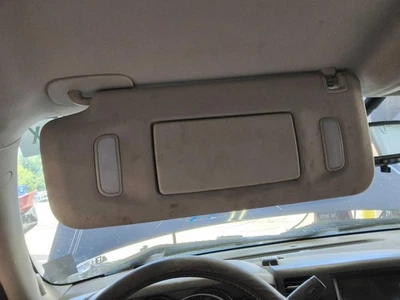 Viseira solar esquerda usada serve: 2010 Gmc Sierra 1500 captador novo estilo pele de porta lisa - Imagem 1 de 4