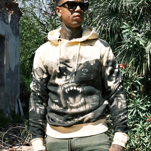 SACAI Nuovo pullover con cappuccio uomo horror allover Yakuza banana pallida