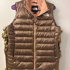 The North Face Puffer Vest Womens Medium rose gold Down Zip - Picture 1 of 6