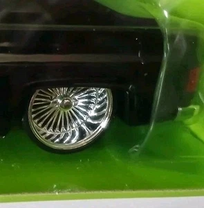 1 SET OF CUSTOM CAR WIRE WHEELS & TIRES 4 REPAIRING ADD ON CUSTOM 1:24scale. - Picture 1 of 4