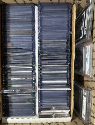 ENORME LOTE DE COLECCIÓN DE TARJETAS DEPORTIVAS PARCHE DE NOVATO LOSA AUTOGRAFIADA PSA 330+ Foto 1 de 4