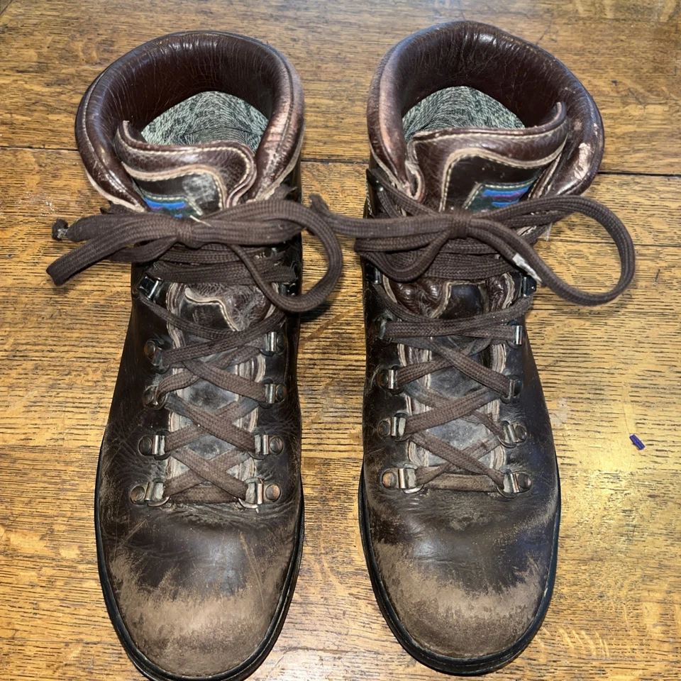 LL Bean Gortex Hiking Boot Mens 42 or 8 1/2 Vibram Soles - Image 1 of 4