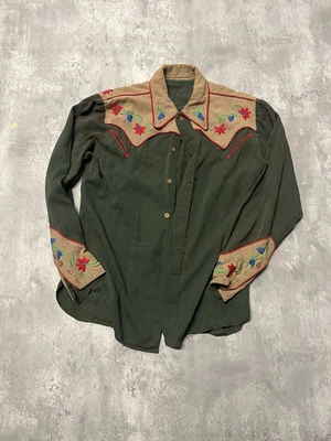 Винтажная двухцветная вышитая западная рубашка 1930-х 40-х годов лес зеленый с красной отделкой - Изображение 1 из 4