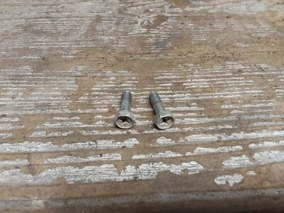 03 03-04 2003 Suzuki GSXR1000 GSXR 1000 motor motor arranque pernos de montaje Foto 1 de 4