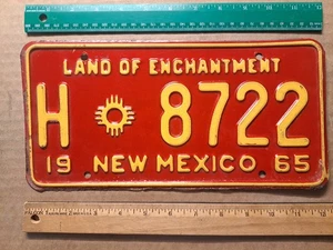 License Plate, New Mexico, 1965, H (House Trailer) "Zia" 8722 - Picture 1 of 2