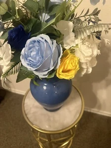 2 Jar Blue Country Vases With Blue, Yellow and White Artificial Flowers - Picture 1 of 7