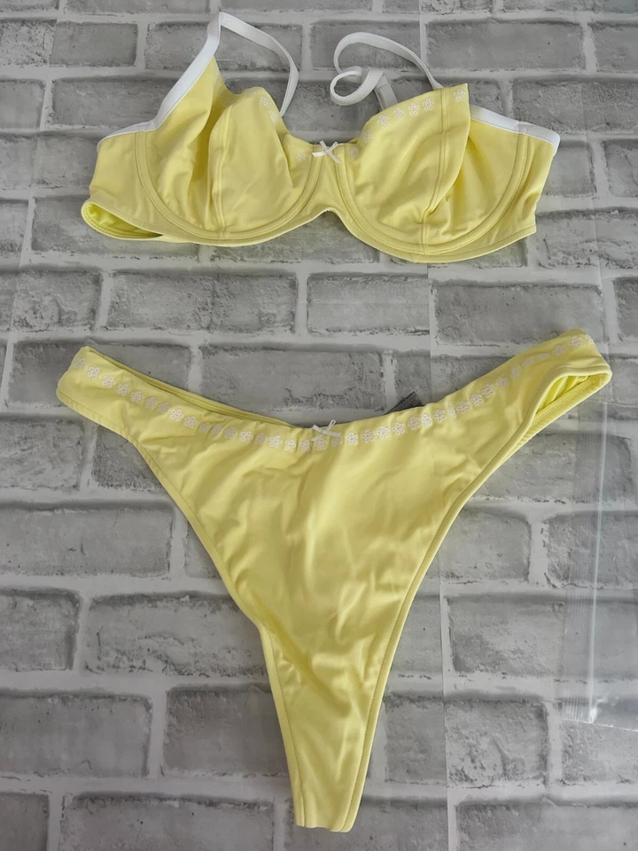 Frankies 粉色比基尼 Buttercup 比基尼上衣和月亮湾丁字裤底部 2 件 XL — 第 1/4 张图片