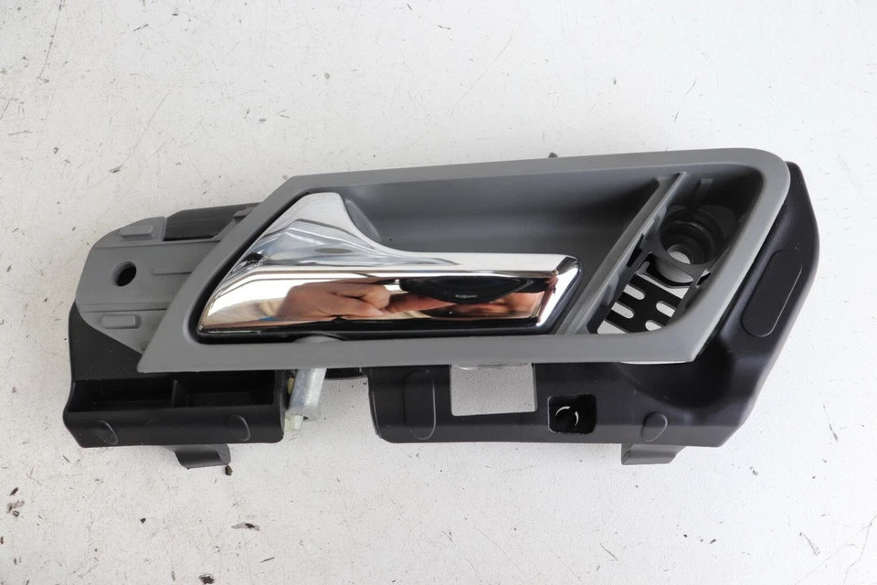 Manija de puerta interior delantera gris LHS J155 MERCEDES-BENZ ML63 AMG 2007 W164 Foto 1 de 1