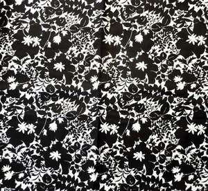 Tessuto Cotone con Fiori e Piante Bianco e Nero 1,75 iarde pezzo x WOF - Foto 1 di 3