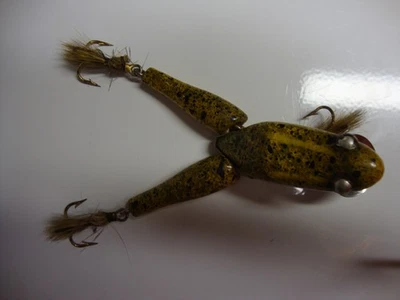 SEÑUELO VINTAGE PAW PAW MADERA WATTA RANA COLOR SALPICADURAS Foto 1 de 4