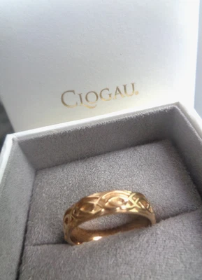 Clogau Gold Wedding Ring Welsh 9ct Gold Celtic Band  ANNWYL and Box     size P - image 1 of 4