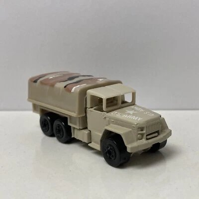 Коллекционная литая модель диорамы 1970-1982 AM General M809 6x6 масштаб 1:64 - Изображение 1 из 4