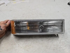 1987-1990 Chrysler Town and Country Passenger Side Parking Light 4321906 RH - Picture 1 of 8