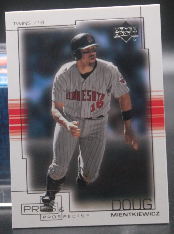 Doug Mientkiewicz (Red Sox) - 2001 Upper Deck Pros Prospects #32 - Image 1 of 1