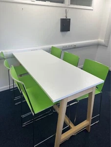 Office Table & Chairs - Picture 1 of 2