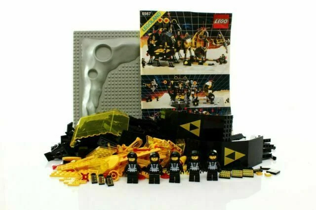 LEGO Space: Message Intercept Base (6987)