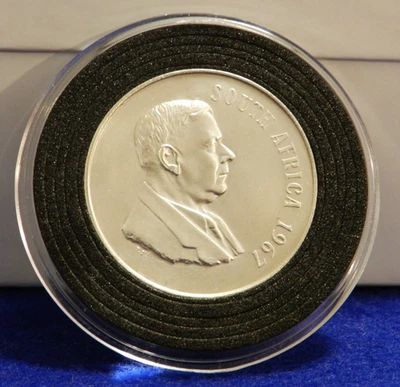 1967 South Africa 1 Rand  -  Low Mint UNC Silver Coin - See Pictures - Image 1 of 2