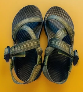 Chaco Größe 8M Herren Z1 klassische Sportsandalen grün gestreift verstellbare Schnalle - Bild 1 von 13