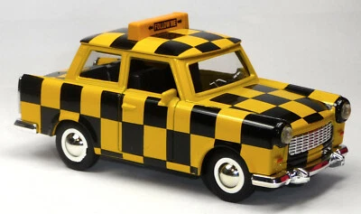 Trabant 601 Airport-Service FOLLOW ME Trabi Modellauto ca. 1:30 = 12,5cm Trabbi  - Bild 1 von 4