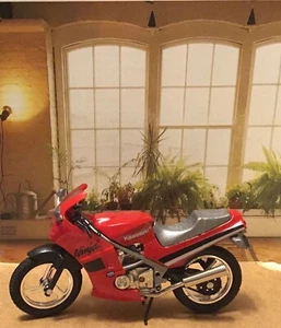 Motormax Super Bikes Red Kawasaki Ninja 1/18 Scale Motorcycle 1:18 - Picture 1 of 16