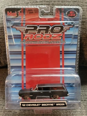 ¡Raro! Chevrolet Biscayne Wagon "Chase" Maisto Pro Rodz '62 negro con neumáticos rojos nuevo en paquete Foto 1 de 4