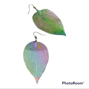 Hollow Leaf Black Iridescent Dangle Earrings - Picture 1 of 8