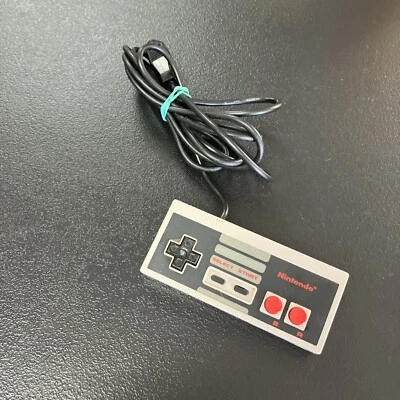 Original Nintendo NES Controller (Nintendo Entertainment System) NES-004 - CC5 - Image 1 of 2