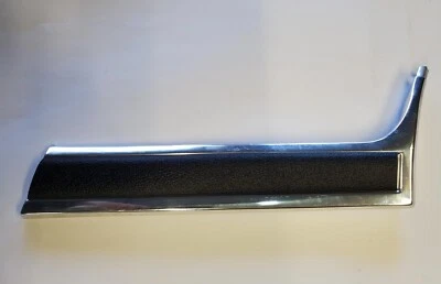 Новый из старых запасов 1974-1976 Mercury Cougar правое крыло нижний молдинг OEM - Изображение 1 из 4