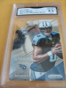 MARCUS MARIOTA TITANS 2015 PRIZM ROOKIE REVOLUTION DIE-CUT RC # RR2 GRADO 8,5 - Foto 1 di 1