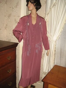 LOVELY VINTAGE 2 pc RASPBERRY RAYON DRESS - JACKET - WILD ROSE - 10 - Picture 1 of 13