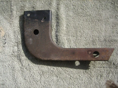 1996-TO 2002 TOYOTA 4RUNNER DRIVERS SIDE MIDDLE RUNNING BOARD BRACKET Foto 1 de 2