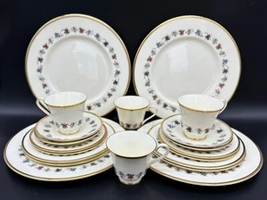 Minton Mirabeau 5 Piece Place Setting x 4 Bone China England 20 Pieces - Picture 1 of 4
