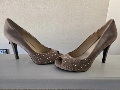 CUTE 😍 SHOES! - Image 1 of 4