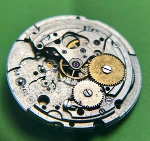 ETA 2472 Incomplete movement for spare parts – Untested - Picture 1 of 2