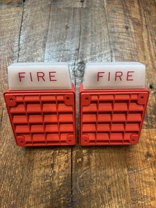 2 EATON WHEELOCK ET1010-WS-24 Fire Alarm Speaker Strobe Safety Pair Great Cond. - Picture 1 of 5