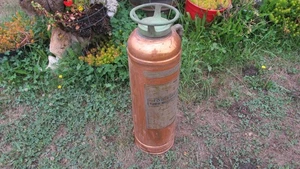VINTAGE COPPER & BRASS FIRE EXTINGUISHER Floafome #833 - Picture 1 of 2
