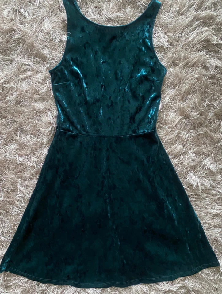 festliches Kleid Smaragd Grün  Samt Gr.S  H&M Ausschnitt  am Rücken 84 cm. lang - Bild 1 von 3
