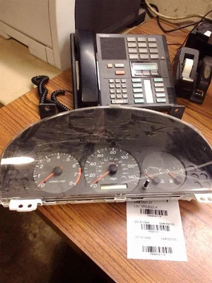 Grupo de velocímetro de 4 cilindros compatible con 01-02 MAZDA 626 98716 Foto 1 de 2