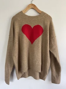 Vince Camuto Crewneck Sweater w/ Heart Relaxed Fit Size S Valentines Super Soft - Picture 1 of 12