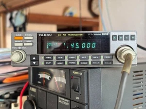 śmieciowy nadajnik-odbiornik YAESU FT-3800 2M FM - Zdjęcie 1 z 16