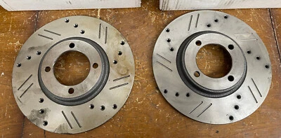 DISCOS DE FRENO DELANTEROS PERFORADOS CRUZADOS TRIUMPH 208715DG HERALD, SPEED & SPITFIRE Foto 1 de 4